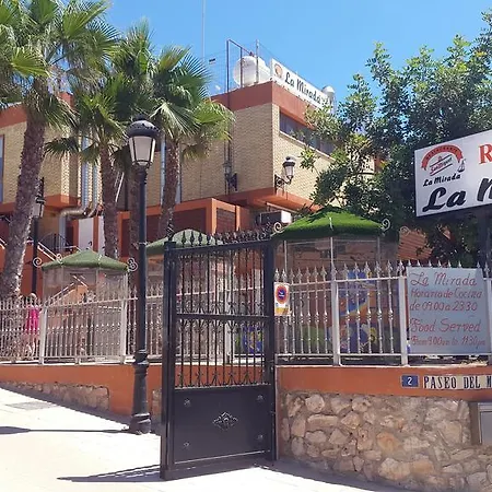 Villa La Zenia, Private Pool, 10Min Walk To La Zenia Beach, For 6 People *