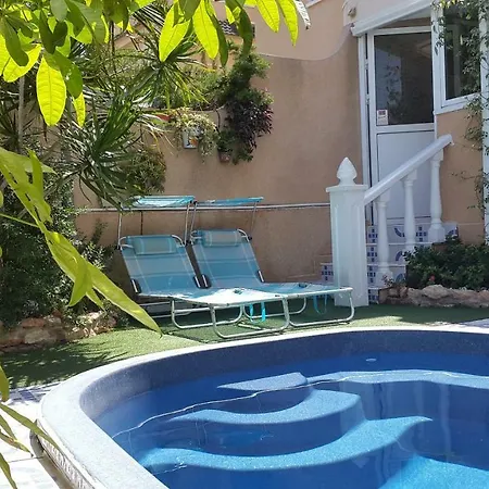 Villa La Zenia, Private Pool, 10Min Walk To La Zenia Beach, For 6 People *