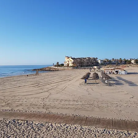 Сasa de vacaciones La Zenia, Private Pool, 10min Walk To La Zenia Beach, For 6 People